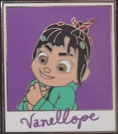 Characters & Cameras Pin Series - Characters & Cameras Mystery Collection - Vanellope