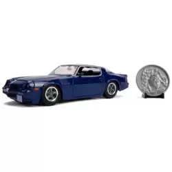 Billy's Chevy Camaro Z28 with Collectible Coin -  Stranger Things - 1979 Chevy Camaro Z28 - 1:24