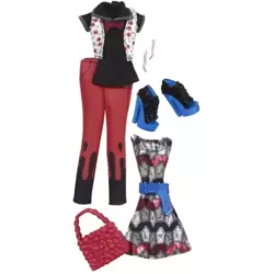 Ghoulia Yelps Deluxe fashion