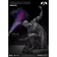 Superman Statue - Batman v Superman：Dawn Of Justice