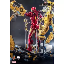 Iron Man 2 - Iron Man Mark IV with Suit-Up Gantry