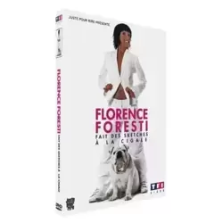 Florence Foresti fait des sketches à la Cigale