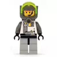 Exploriens - Helmet with Breathing Apparatus and Hose Torso