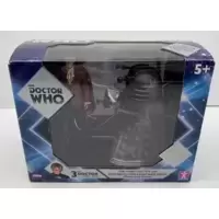 3rd Doctor - Third Doctor with Anti-Reflecting Light Wave Dalek (Planet of the Daleks)