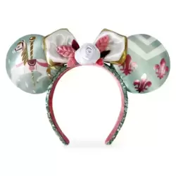 Minnie Mouse : The Main Attraction - Prince Charming Regal Carrousel
