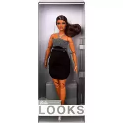 Barbie Signature Looks #12 - Wavy Brown Hair & Curvy Body Type