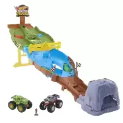 Monster Trucks Wreckin' Raceway