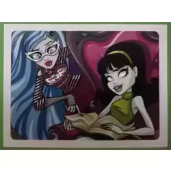 Ghoulia Yelps , Scarah Screams