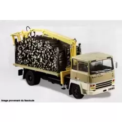 Berliet GR 280 Transport de bois avec grue hydraulique